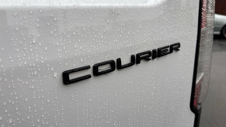 Ford Transit Courier E-Transit Courier 100kW 43kWh Trend Van Auto